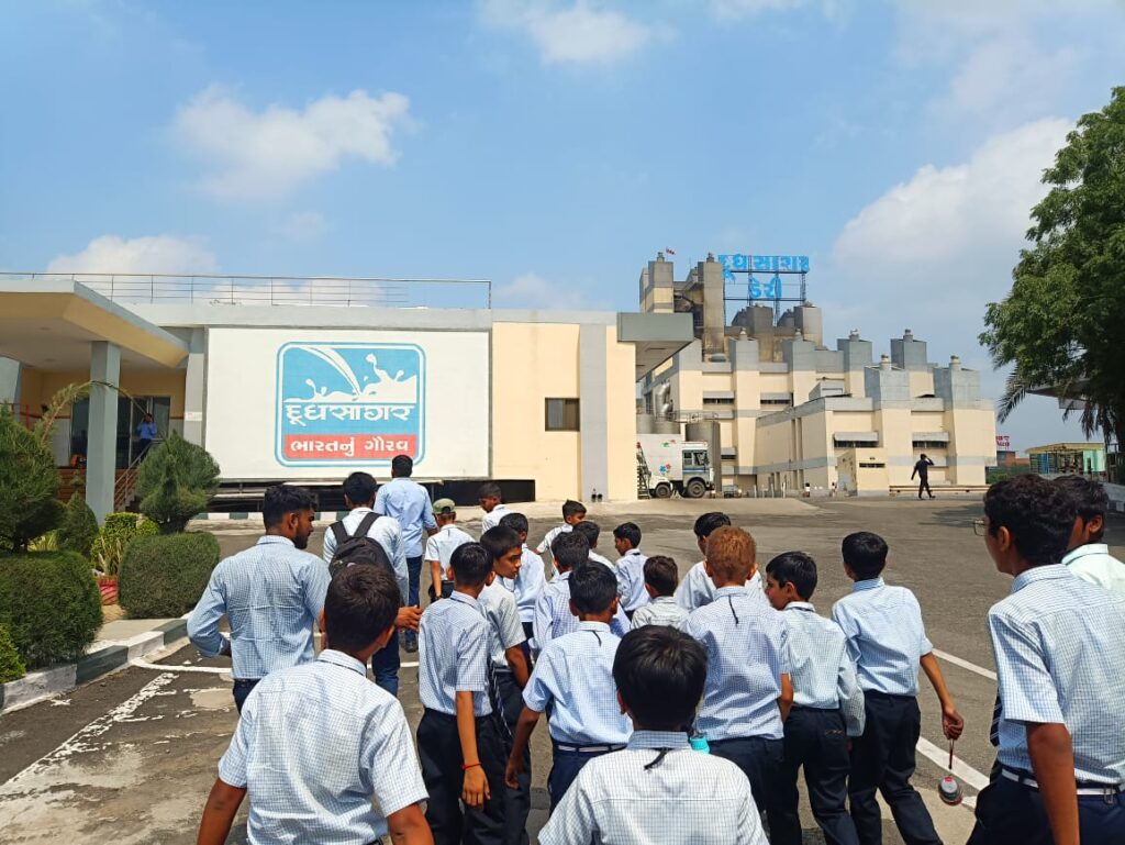 PM-SHRI-School-JNV-Patan-Organized-Industrial-Exposure-Visit-For-Students-11-1024x769 PM SHRI School JNV Patan Organized Industrial Exposure Visit For Students