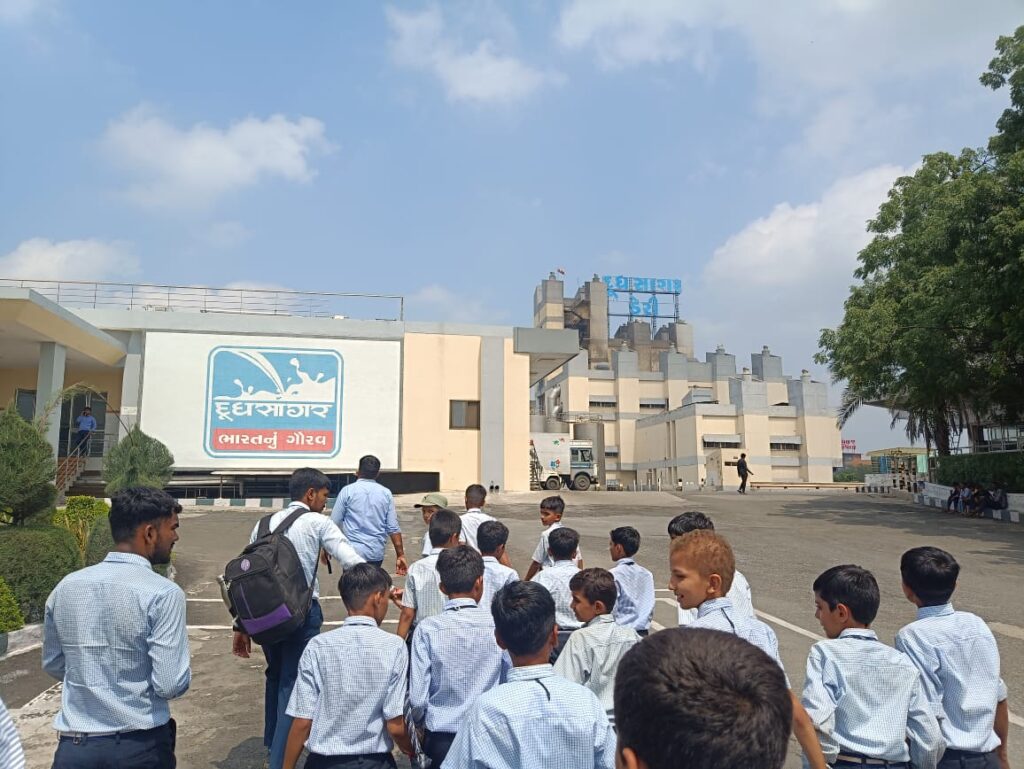 PM-SHRI-School-JNV-Patan-Organized-Industrial-Exposure-Visit-For-Students-12-1024x769 PM SHRI School JNV Patan Organized Industrial Exposure Visit For Students